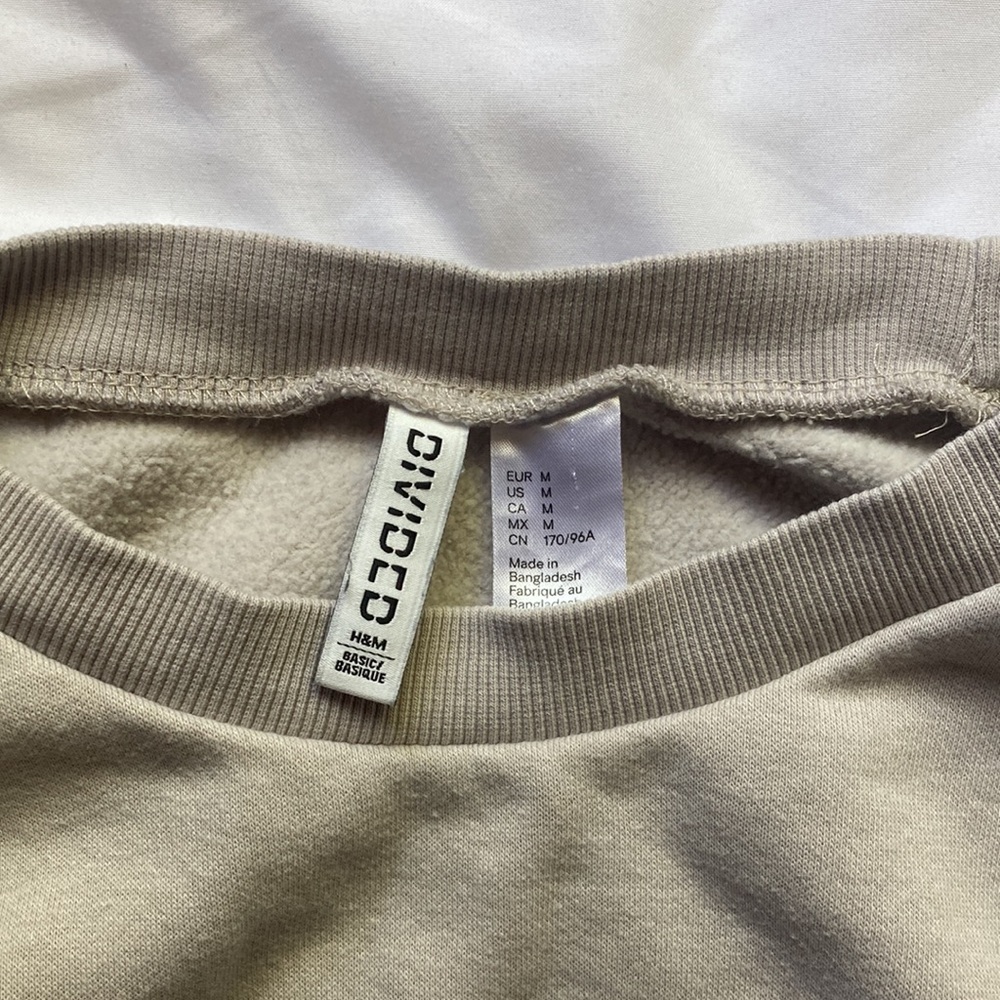 H&M Sweater - Picture 2 of 2
